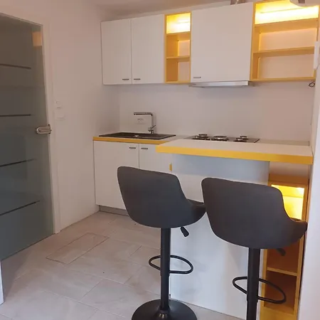 Apartment Garsonjera Eliana *